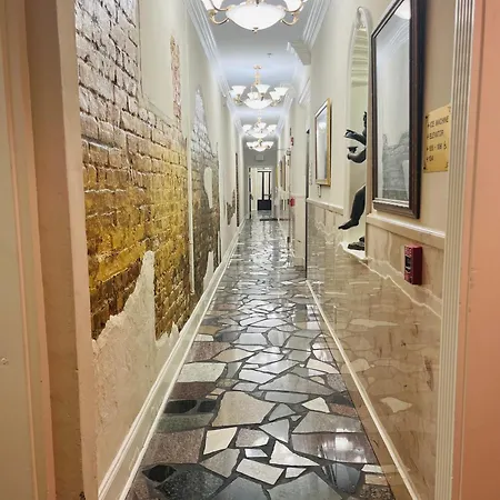 Plaza Downtown Hotel