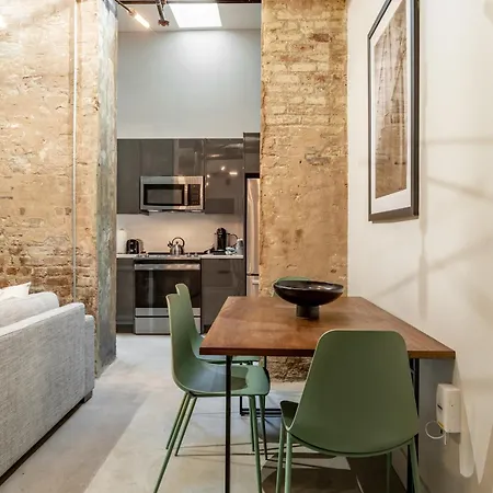 Ironworks Building - 3 Bedroom 2 Bath Apartment New Orleans