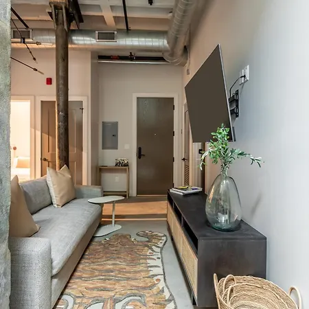 Apartment Ironworks Building - 3 Bedroom 2 Bath *