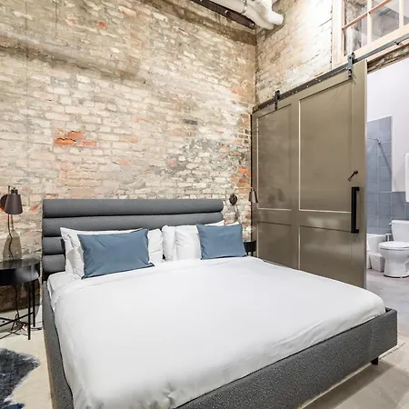 Ironworks Building - 3 Bedroom 2 Bath Apartment