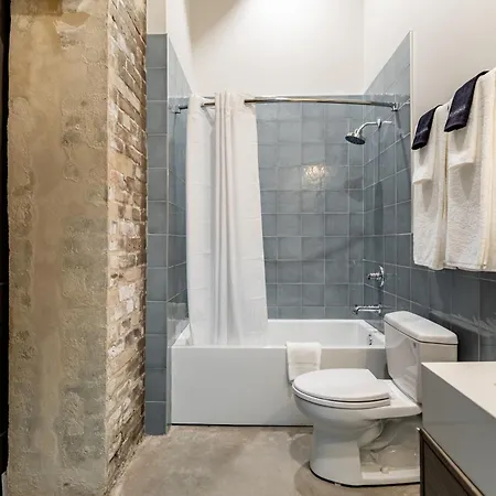 Ironworks Building - 3 Bedroom 2 Bath * New Orleans