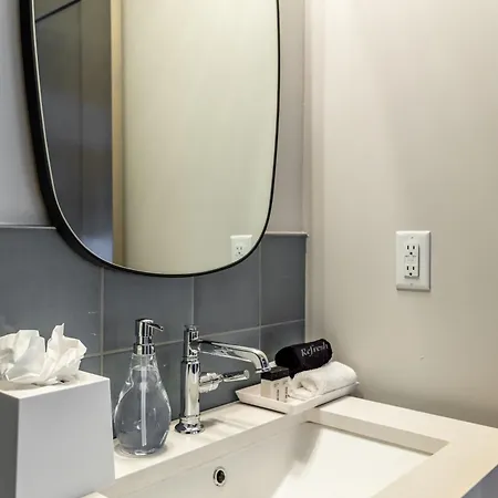 Ironworks Building - 2 Bedroom 2 Bath, 4 Bedroom 4 Bath Apartment *