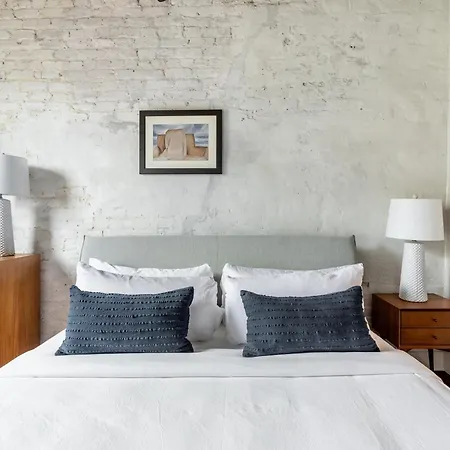 Ironworks Building - 2 Bedroom 2 Bath, 4 Bedroom 4 Bath Apartment New Orleans