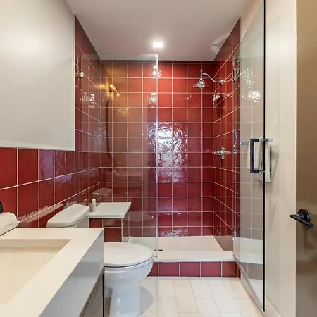 Apartment Ironworks Building - 2 Bedroom 2 Bath, 4 Bedroom 4 Bath