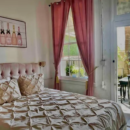 Fleur De Lis Mansion 4*