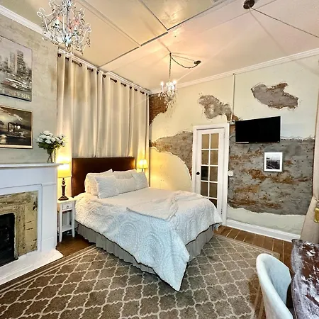 Fleur De Lis Mansion 4*