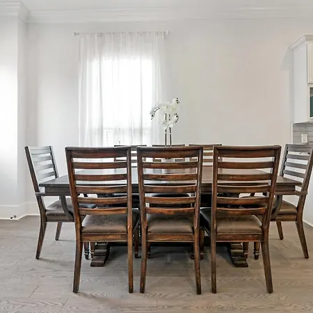 Holiday home New 4 Bed Luxury House W/private Heated Pool *