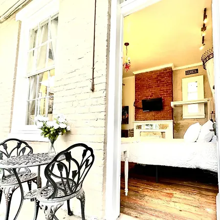 Fleur De Lis Mansion Bed & Breakfast 4*