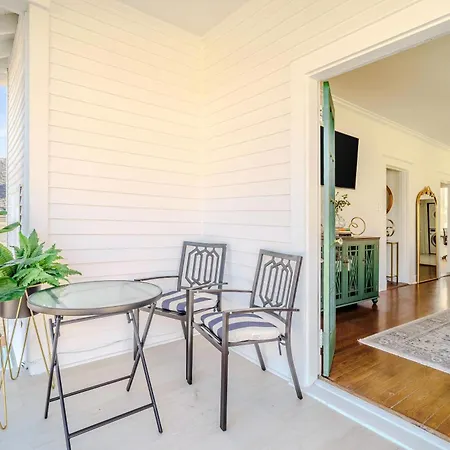 Serene 4 Bedroom Near French Quarter With Wi-fi And Parking *