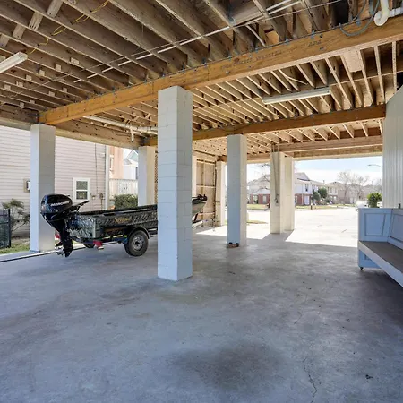 Waterfront Nola Gem W/ Boat Dock & Lift