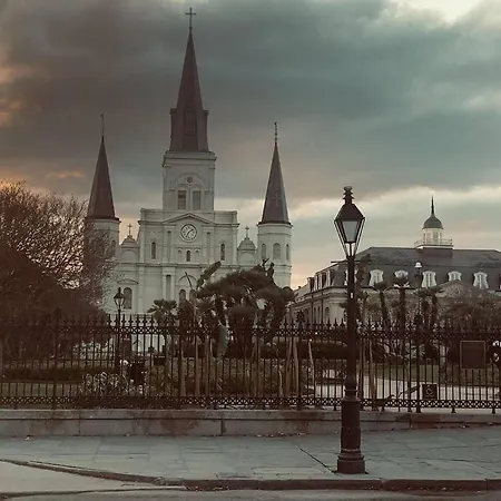 Holiday home The Dragonfly Treme-close To French Quarter-heated Salt Pool