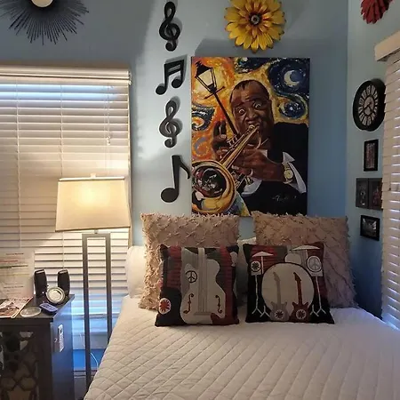Jazzy Studio In A Great Location *