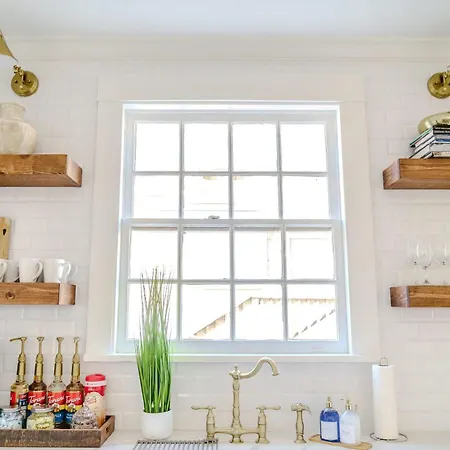 Serene 4 Bedroom Near French Quarter With Wi-fi And Parking *