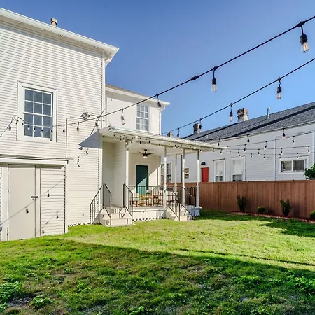 Holiday home Serene 4 Bedroom Near French Quarter With Wi-fi And Parking New Orleans