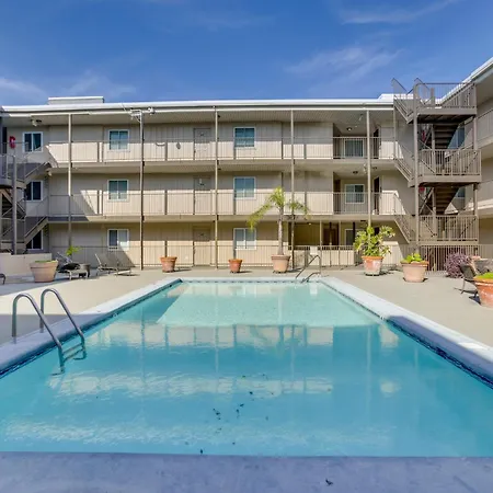 With Pool, 7 Mi To French Quarters *