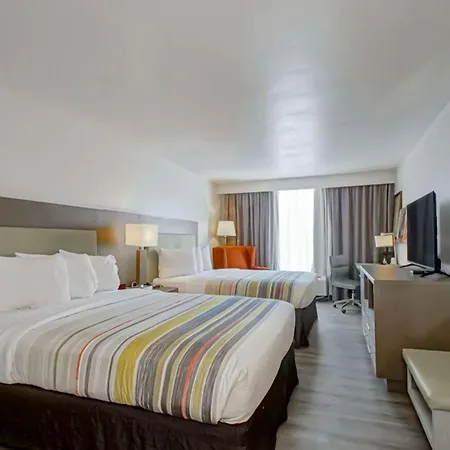 Country & By Radisson, I-10 East, La 3*
