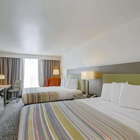 Country & By Radisson, I-10 East, La New Orleans