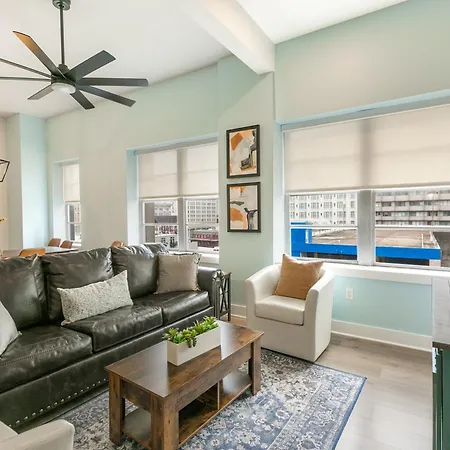 Amazing 4bed Steps From French Quarter Apartment *