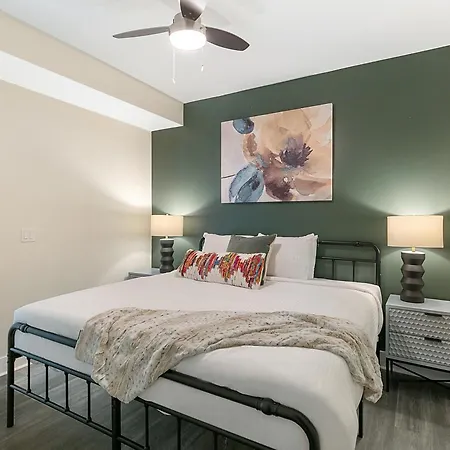 Apartment Nola Charm - Luxury 4-bed Retreat Steps From French Quarter