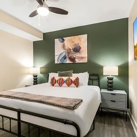 Nola Charm - Luxury 4-bed Retreat Steps From French Quarter New Orleans