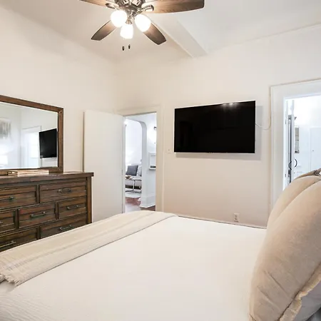 Updated Bourbon Street W/ Smart Tvs! New Orleans