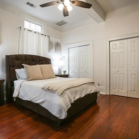 Updated Bourbon Street W/ Smart Tvs! * New Orleans