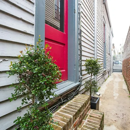 Updated Bourbon Street W/ Smart Tvs! Apartment New Orleans