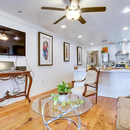 Holiday home 'cadillac Cottage' - 3 Mi To French Quarter!