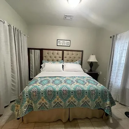 Cozy 3bdr 2bth 1st Floor Unit