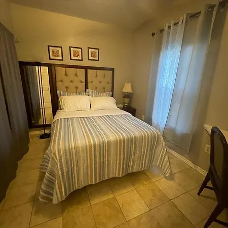 Cozy 3bdr 2bth 1st Floor Unit New Orleans
