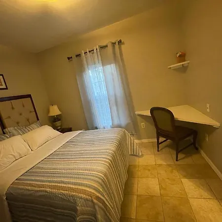Cozy 3bdr 2bth 1st Floor Unit
