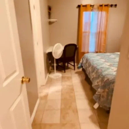 Cozy 3bdr 2bth 1st Floor Unit *