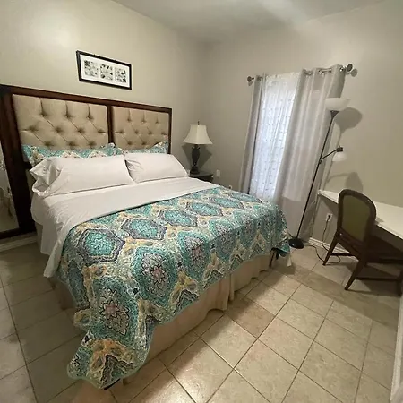 Cozy 3bdr 2bth 1st Floor Unit * New Orleans