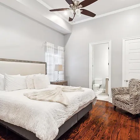 Amazing 3bedroom Townhome, In Historic Dryade * New Orleans