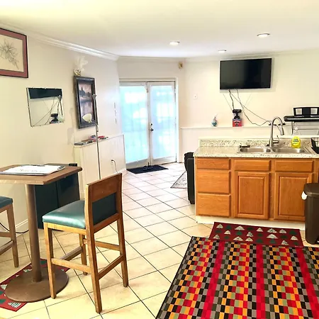 French Quarter Marigny District, Downtown Apartment