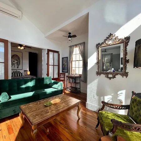 Auld Sweet Olive Bed & Breakfast 4*