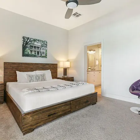 Apartment Upscale And Penthouses Close To Canal And Bourbon St