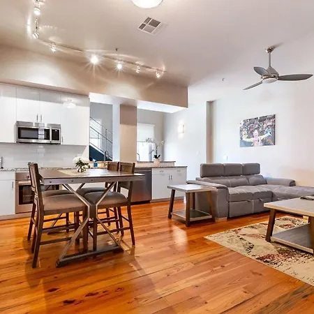 Upscale And Penthouses Close To Canal And Bourbon St Apartment *