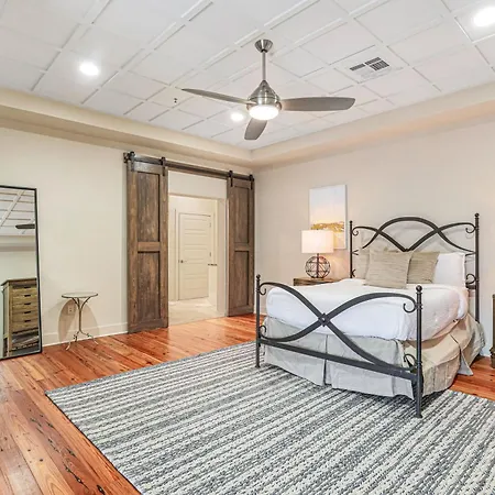Upscale And Penthouses Close To Canal And Bourbon St New Orleans