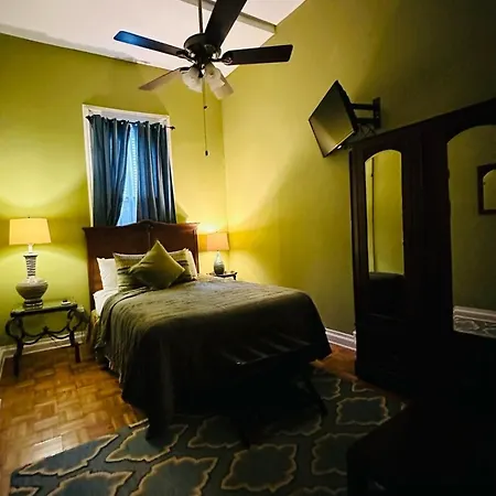 Holiday home The Dragonfly Treme-close To French Quarter-heated Salt Pool New Orleans