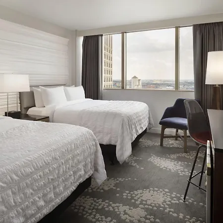 Le Meridien Hotel 4*