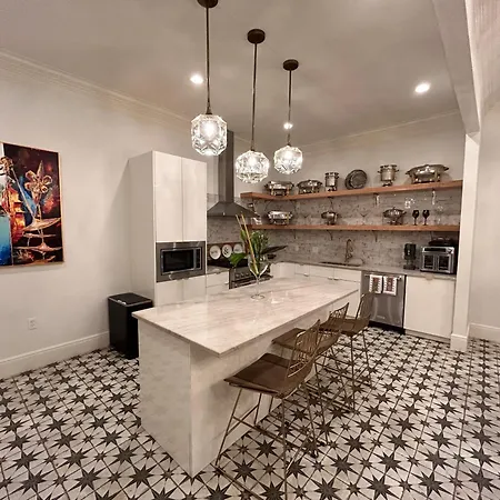 Serenity In The Marigny Bed & Breakfast 4*