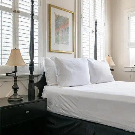 Hotel Historic Streetcar 2*