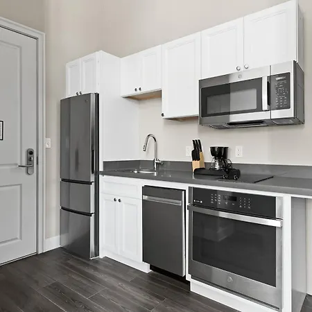 Bywater Aparthotel 3*