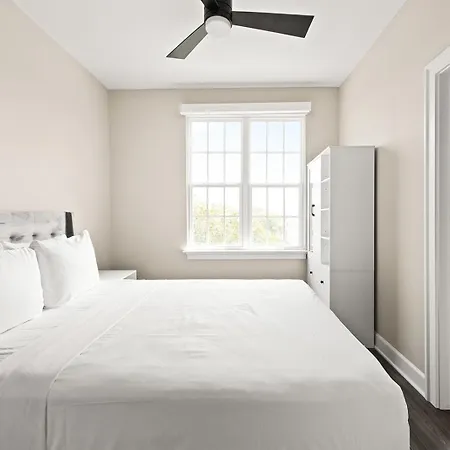 Bywater Aparthotel 3*