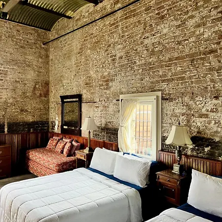 Bed & Breakfast At The Old Jail 3*