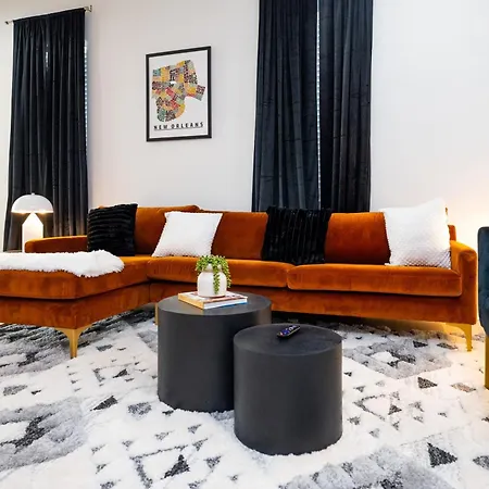 Mid-city Magic 4 Apartment