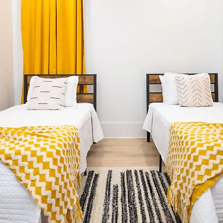 Mid-city Magic 4 Apartment