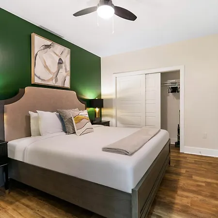 Festive 4br In The Heart Of Nola *