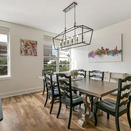 Apartment Festive 4br In The Heart Of Nola